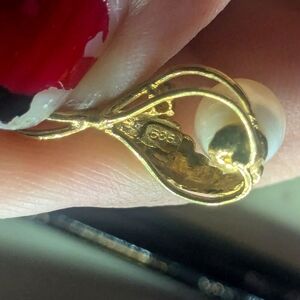 14 k (585) yellow gold pearl with diamond accent pendant